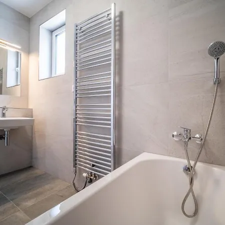 Korzo 321-9, C1 Apartamento *