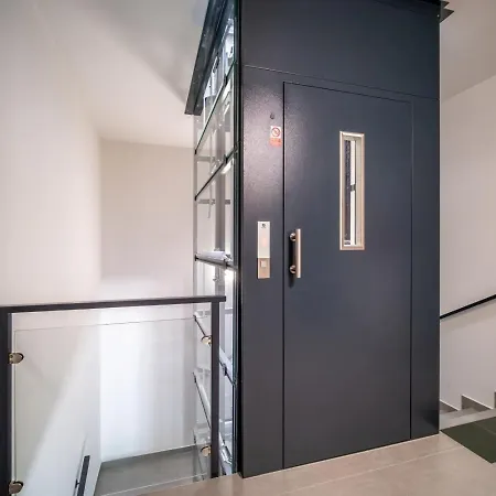 Korzo 321-9, C1 Apartamento *